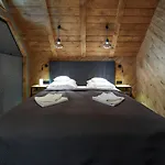 1010 M